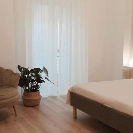 So Fine Petruzzelli Flat Apartamento Bari Exterior foto